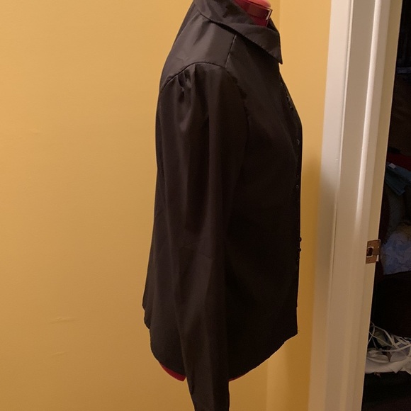 V collar Loop button dress down shirt - Picture 6 of 9